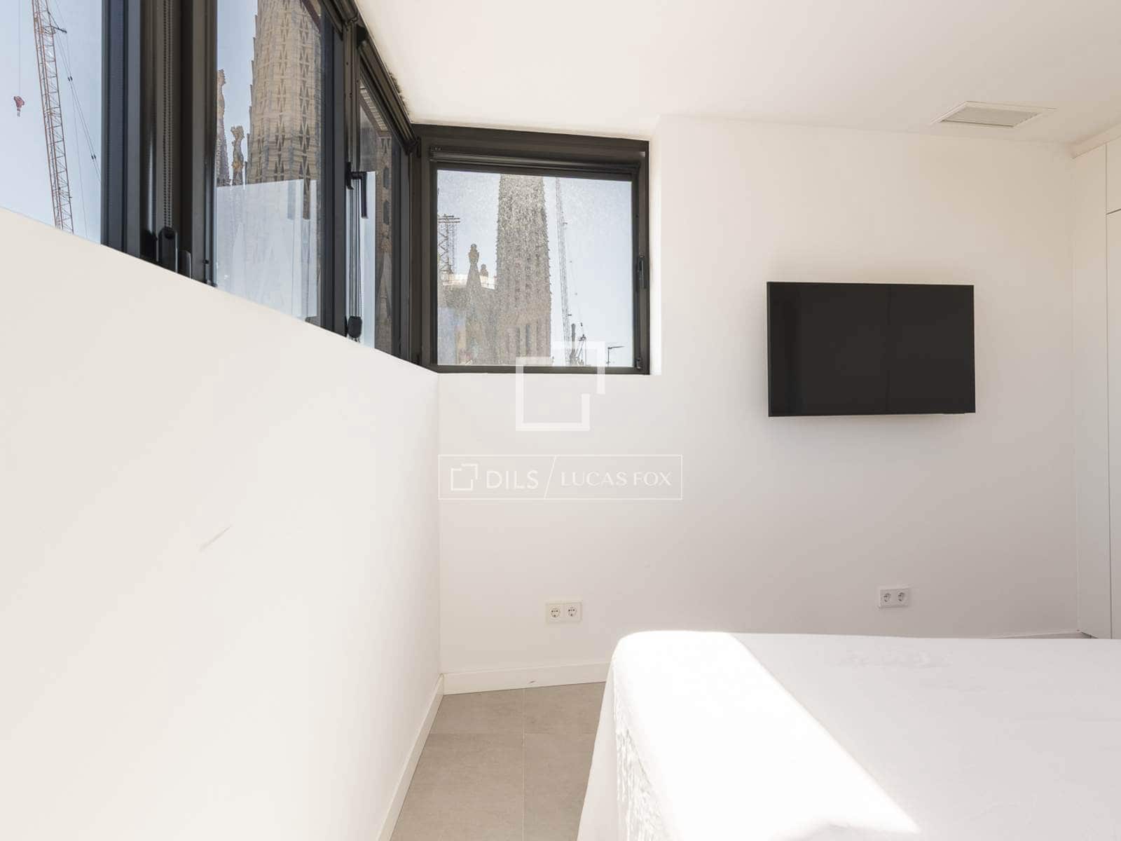 2 bedroom Penthouse for sale in Barcelona city with garage - € 1,190,000 (Ref: 10078921)