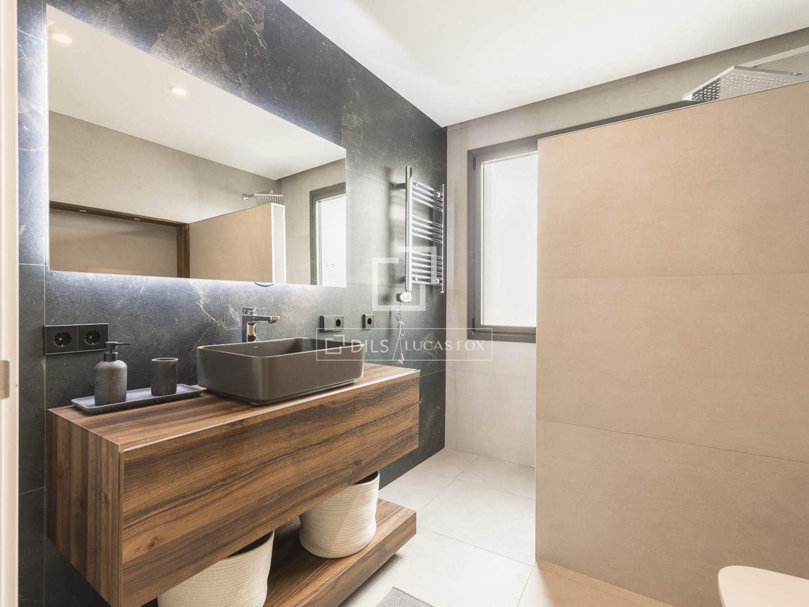 2 bedroom Penthouse for sale in Barcelona city with garage - € 1,190,000 (Ref: 10078921)