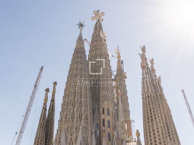 2 bedroom Penthouse for sale in La Dreta de L'Eixample, Barcelona city with garage - € 1,190,000 (Ref: 10078921)