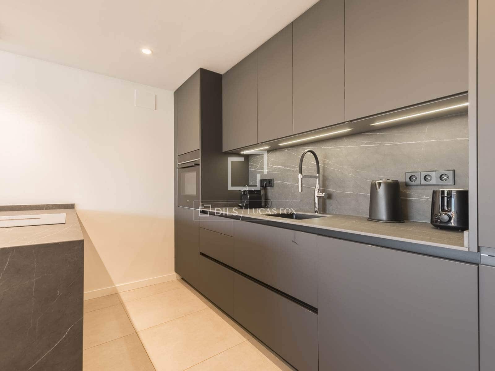 2 bedroom Penthouse for sale in Barcelona city with garage - € 1,190,000 (Ref: 10078921)