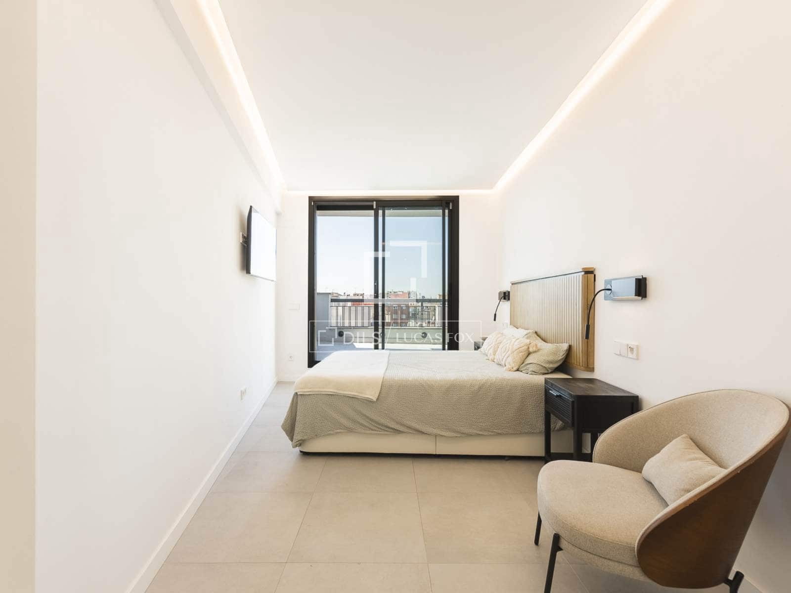 2 bedroom Penthouse for sale in Barcelona city with garage - € 1,190,000 (Ref: 10078921)
