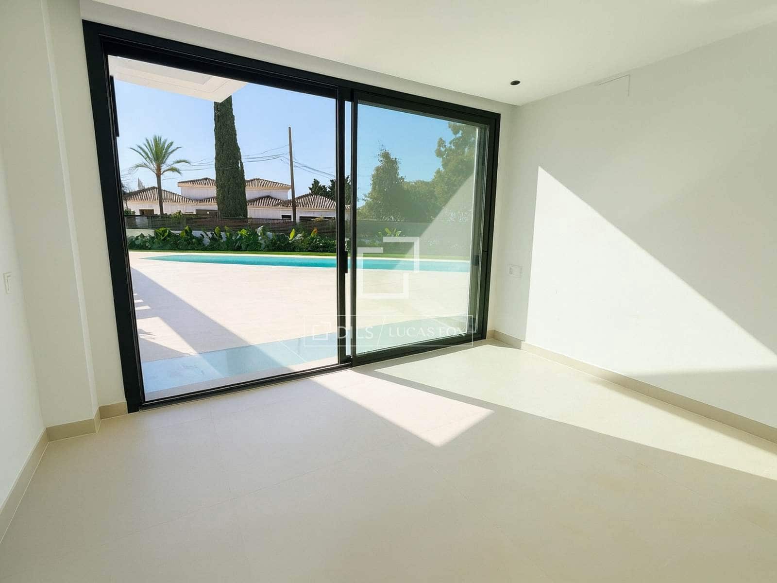 5 soverom Villa til salgs i Las Lagunas de Mijas med svømmebasseng garasje - € 2 548 000 (Ref: 10078922)