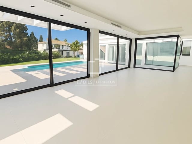 5 bedroom Villa for sale in Las Lagunas de Mijas, Mijas with pool garage - € 2,548,000 (Ref: 10078922)