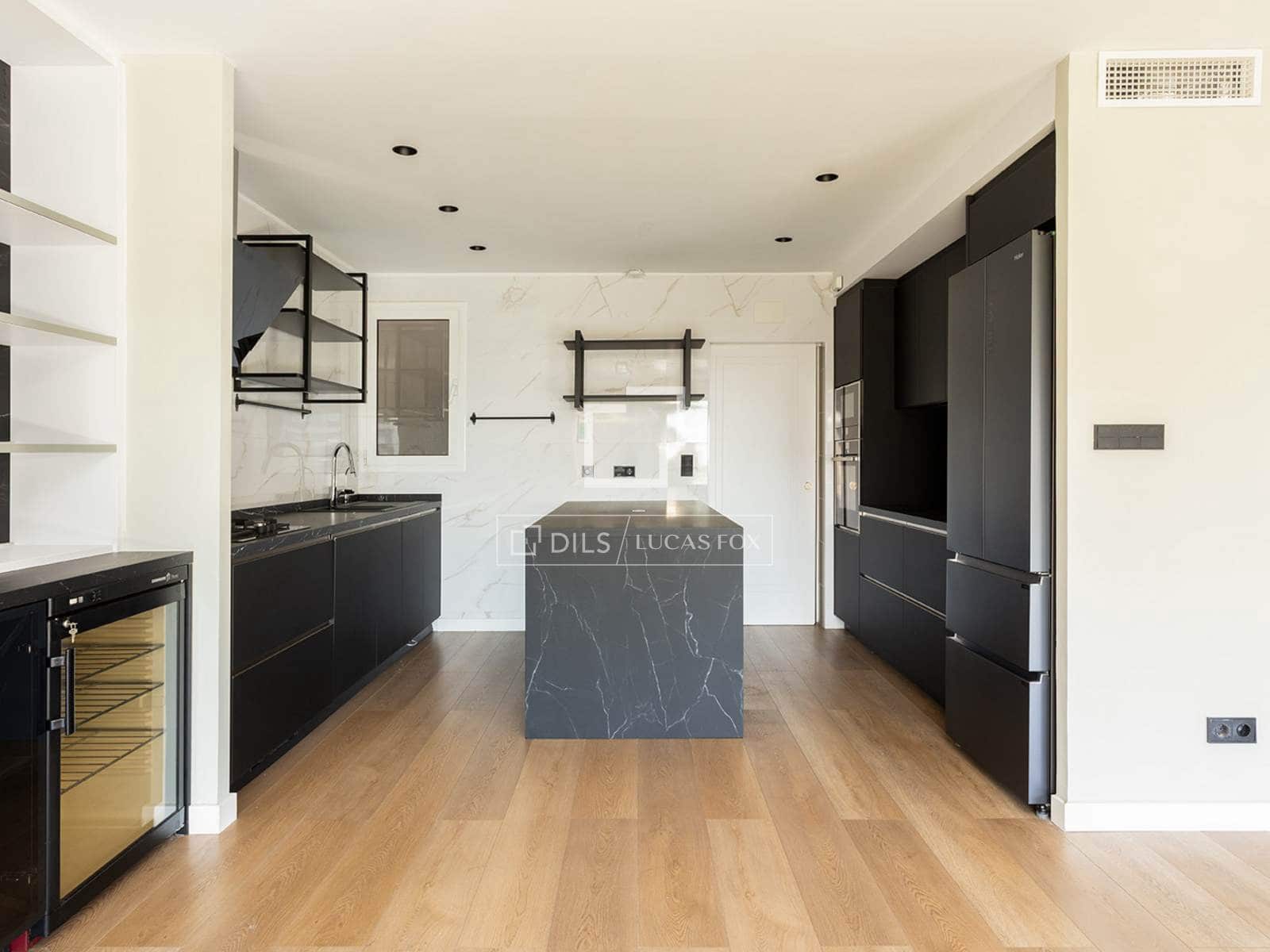 4 bedroom Apartment for sale in Barcelona city with pool garage - € 1,550,000 (Ref: 10080042)