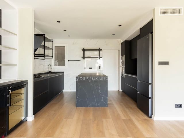 4 bedroom Apartment for sale in Barcelona city with pool garage - € 1,550,000 (Ref: 10080042)