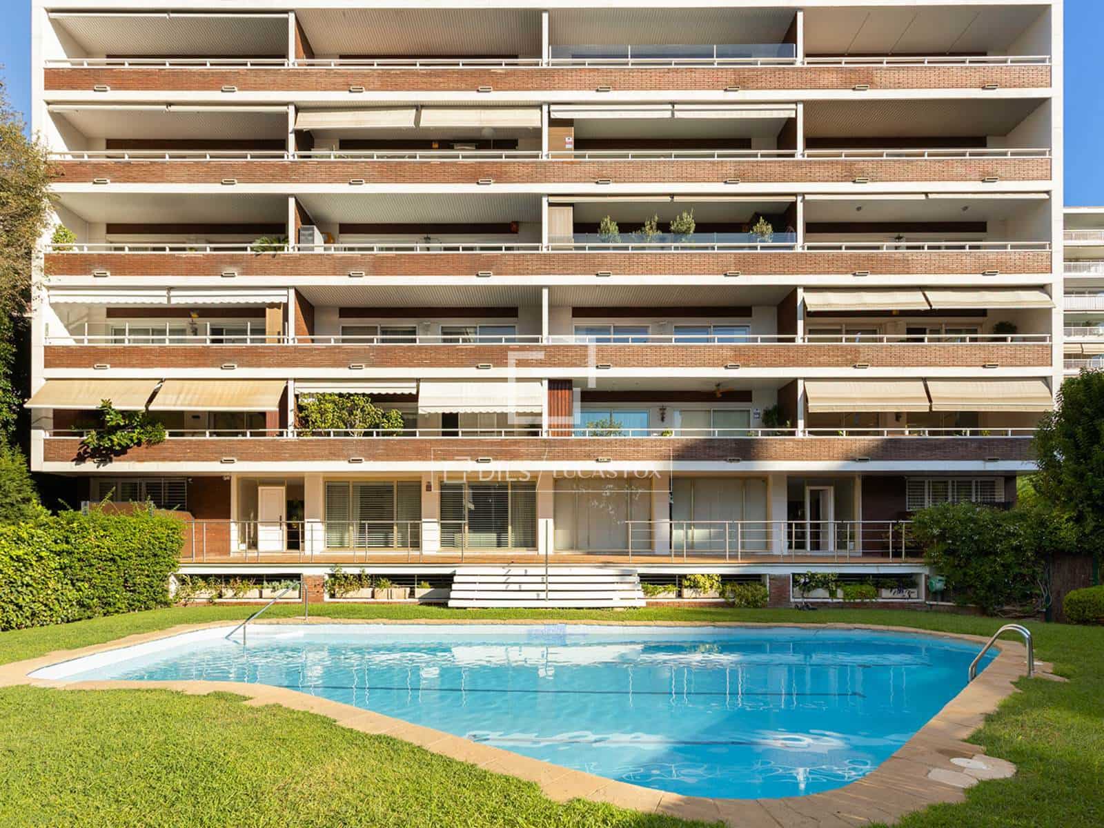 4 bedroom Apartment for sale in Barcelona city with pool garage - € 1,550,000 (Ref: 10080042)
