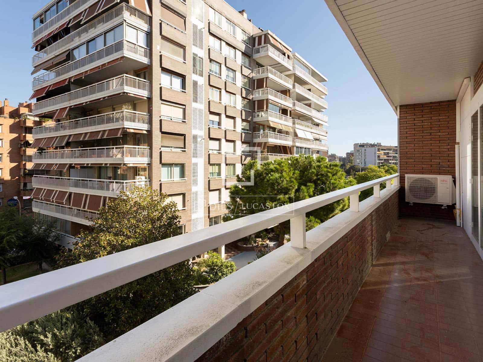 4 bedroom Apartment for sale in Barcelona city with pool garage - € 1,550,000 (Ref: 10080042)