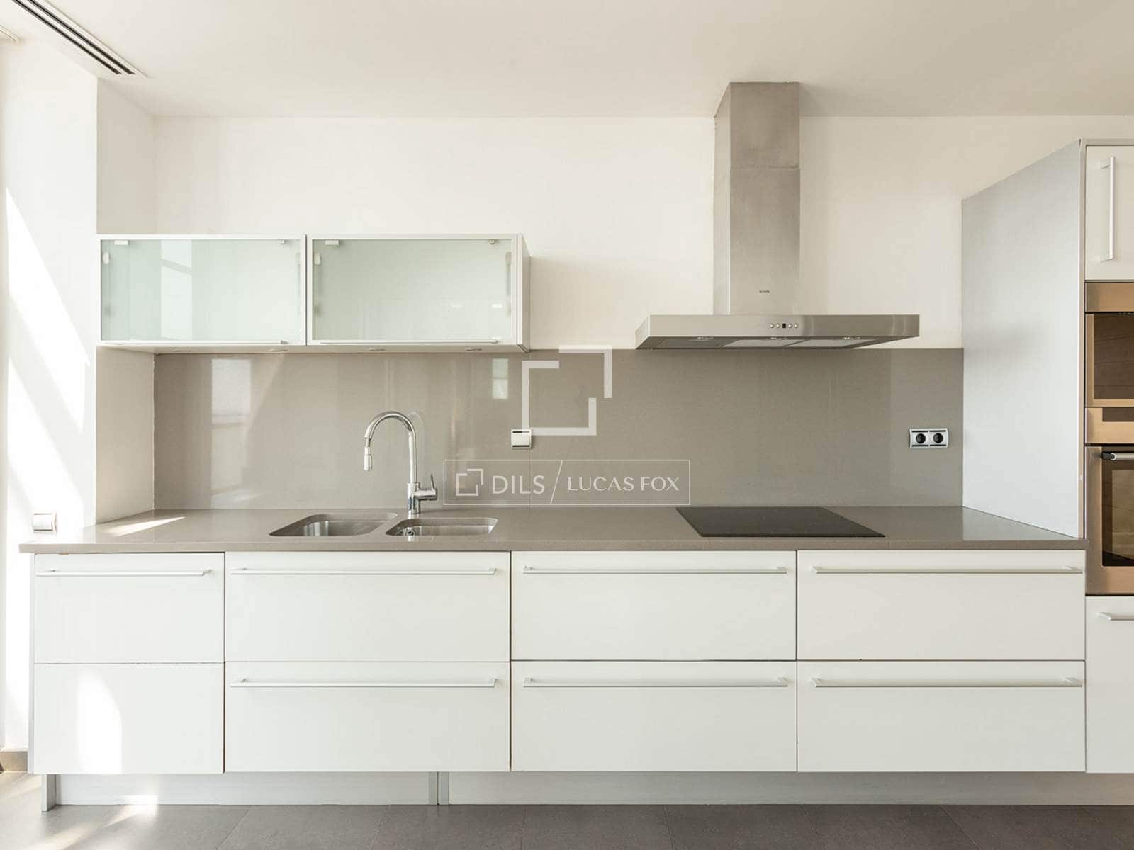 3 soveværelse Penthouse til leje i Barcelona by med swimmingpool garage - € 10.000 (Ref: 10080044)