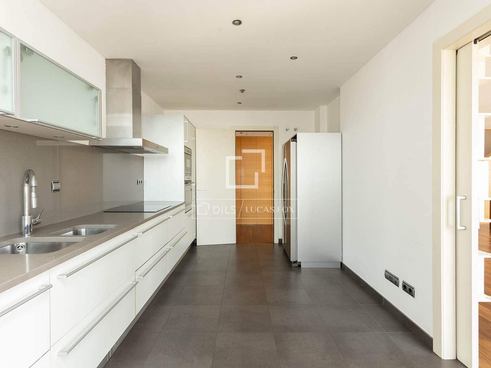 3 soveværelse Penthouse til leje i Barcelona by med swimmingpool garage - € 10.000 (Ref: 10080044)