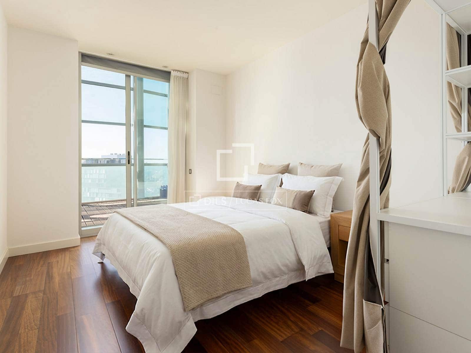 3 soveværelse Penthouse til leje i Barcelona by med swimmingpool garage - € 10.000 (Ref: 10080044)