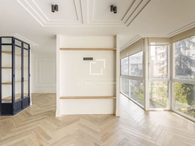 4 sovrum Lägenhet att hyra i Nueva España, Madrid stad med pool garage - 4 500 € (Ref: 10081543)