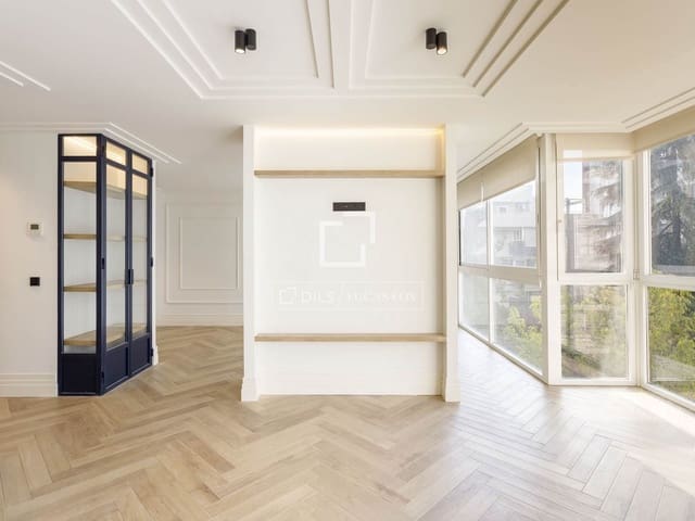 4 sovrum Lägenhet att hyra i Nueva España, Madrid stad med pool garage - 4 500 € (Ref: 10081543)