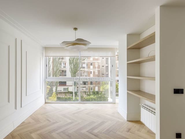 4 sovrum Lägenhet att hyra i Nueva España, Madrid stad med pool garage - 4 500 € (Ref: 10081543)