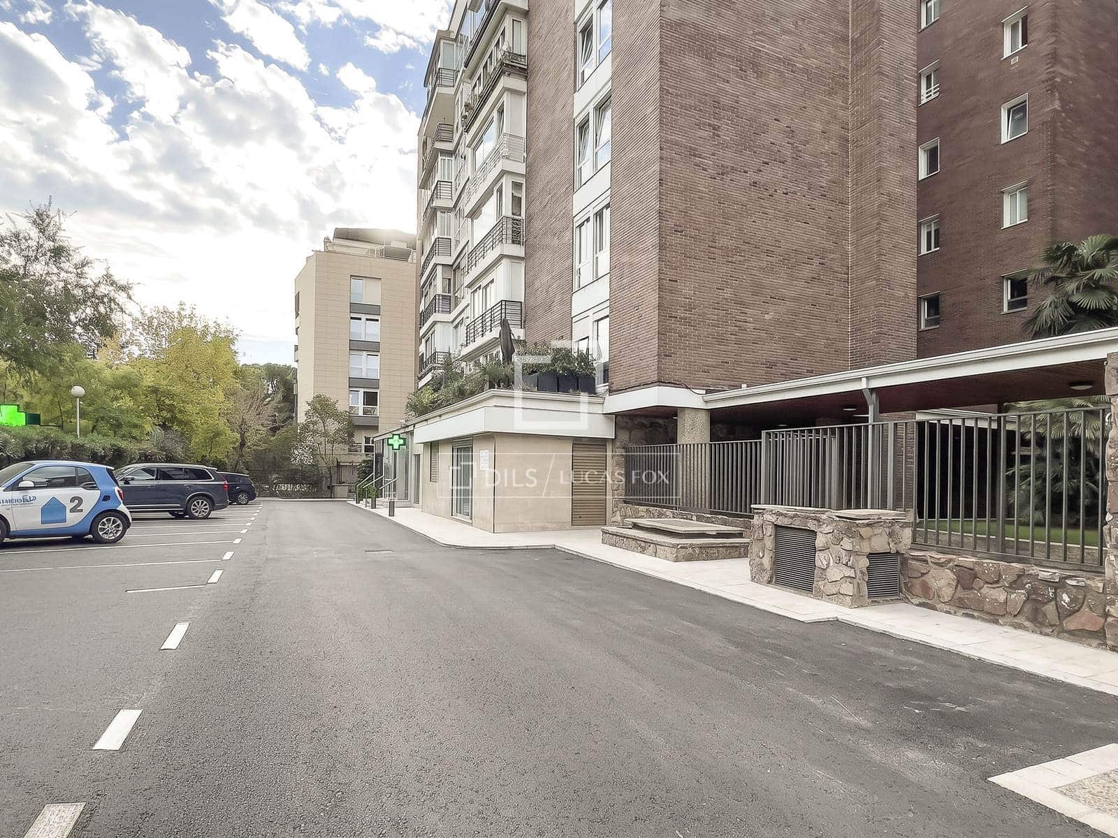 4 sovrum Lägenhet att hyra i Madrid stad med pool garage - 4 500 € (Ref: 10081543)