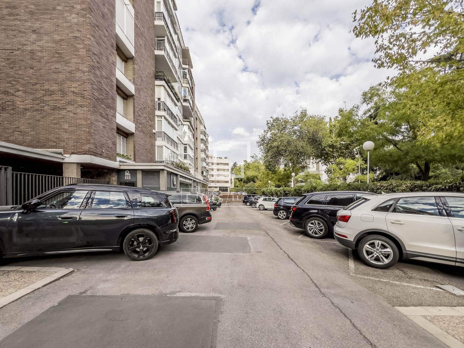4 sovrum Lägenhet att hyra i Madrid stad med pool garage - 4 500 € (Ref: 10081543)