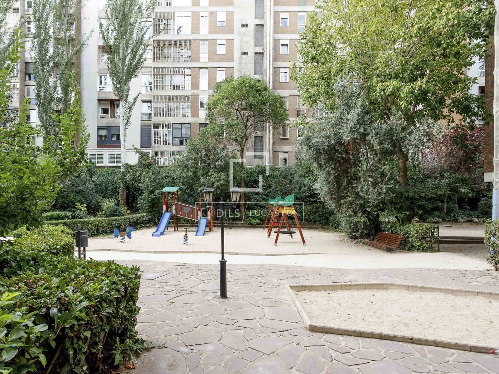 4 sovrum Lägenhet att hyra i Madrid stad med pool garage - 4 500 € (Ref: 10081543)