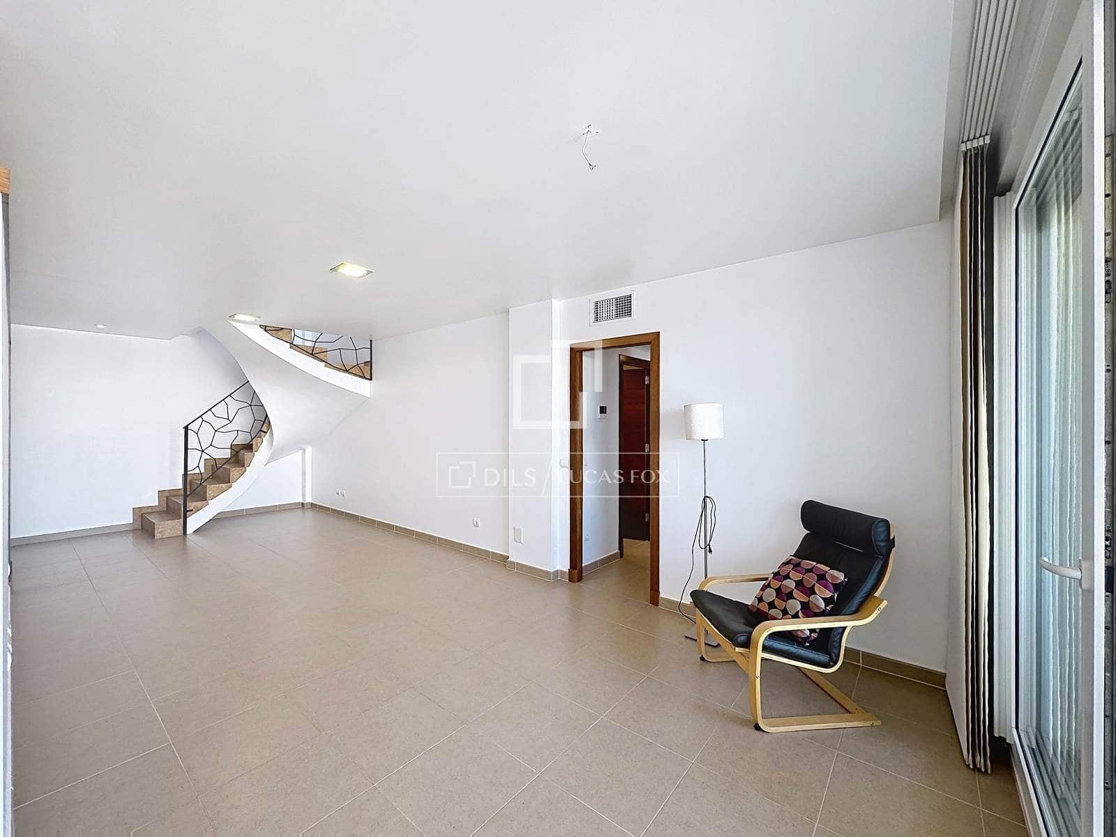 3 bedroom Apartment for rent in Ciutadella de Menorca - € 1,600 (Ref: 10081750)