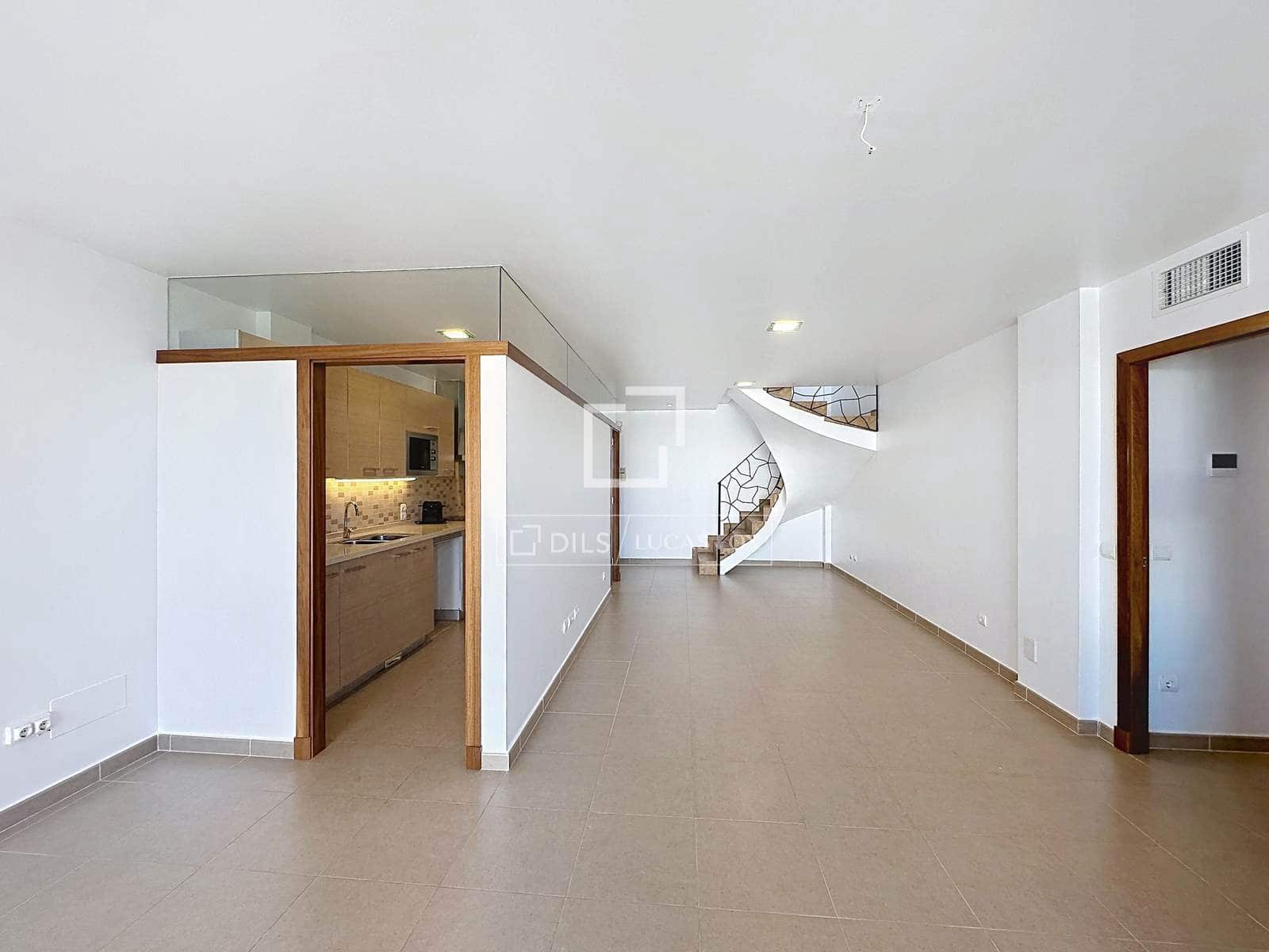 3 bedroom Apartment for rent in Ciutadella de Menorca - € 1,600 (Ref: 10081750)