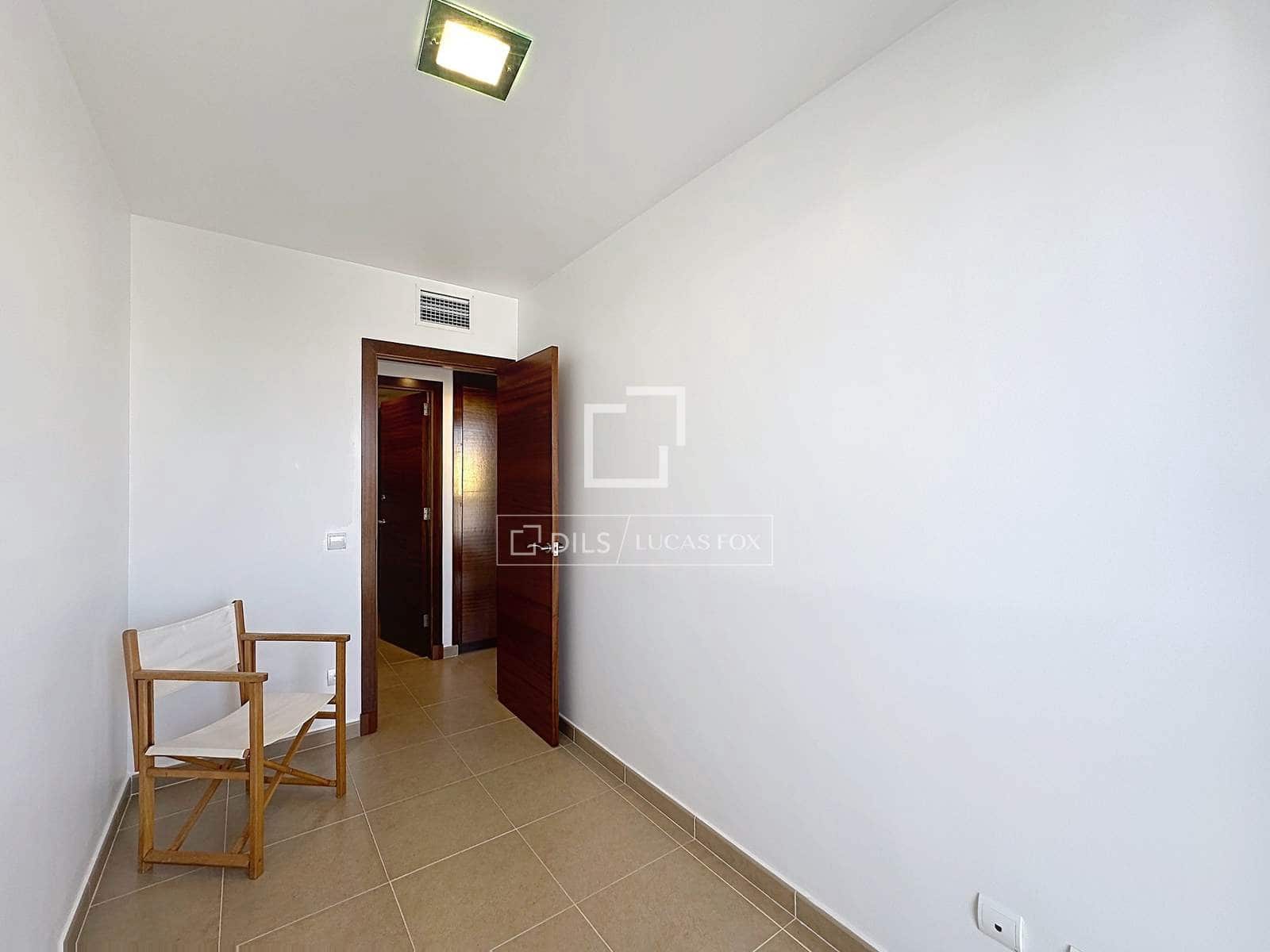 3 bedroom Apartment for rent in Ciutadella de Menorca - € 1,600 (Ref: 10081750)