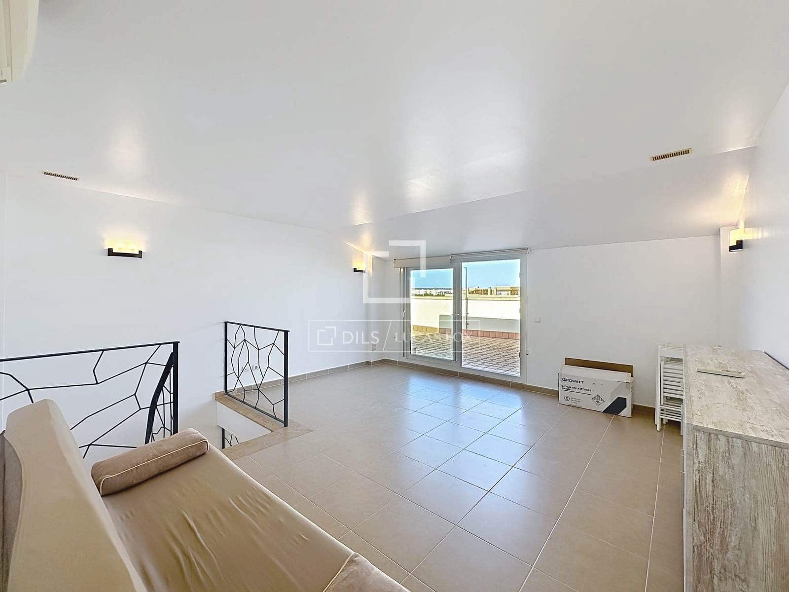 3 bedroom Apartment for rent in Ciutadella de Menorca - € 1,600 (Ref: 10081750)