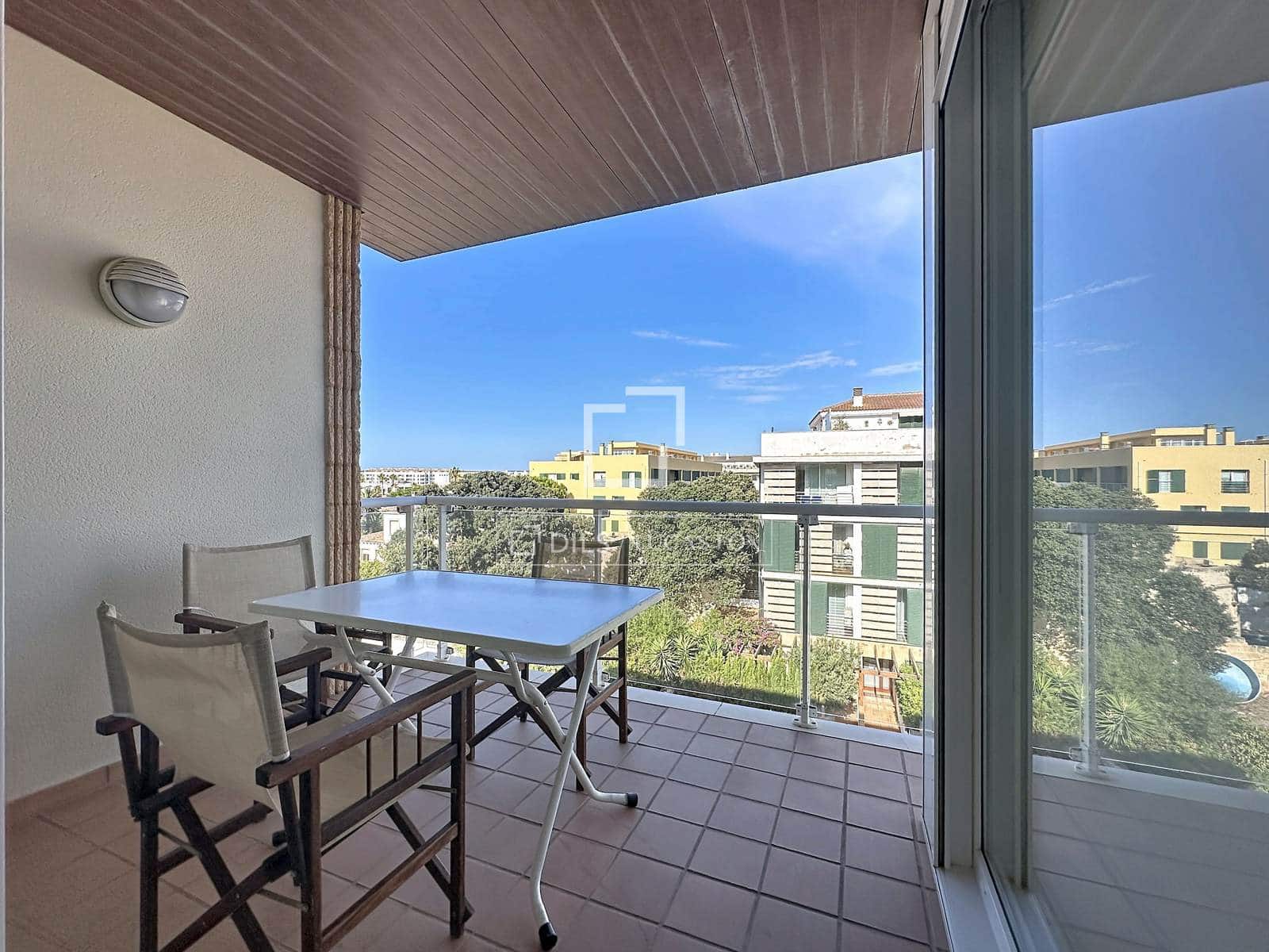 3 bedroom Apartment for rent in Ciutadella de Menorca - € 1,600 (Ref: 10081750)