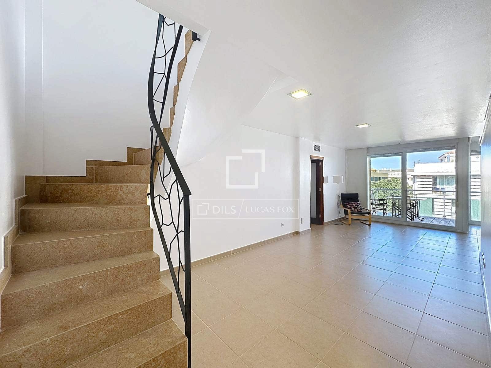 3 bedroom Apartment for rent in Ciutadella de Menorca - € 1,600 (Ref: 10081750)