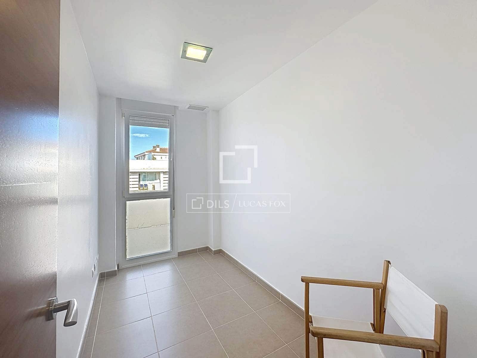 3 bedroom Apartment for rent in Ciutadella de Menorca - € 1,600 (Ref: 10081750)