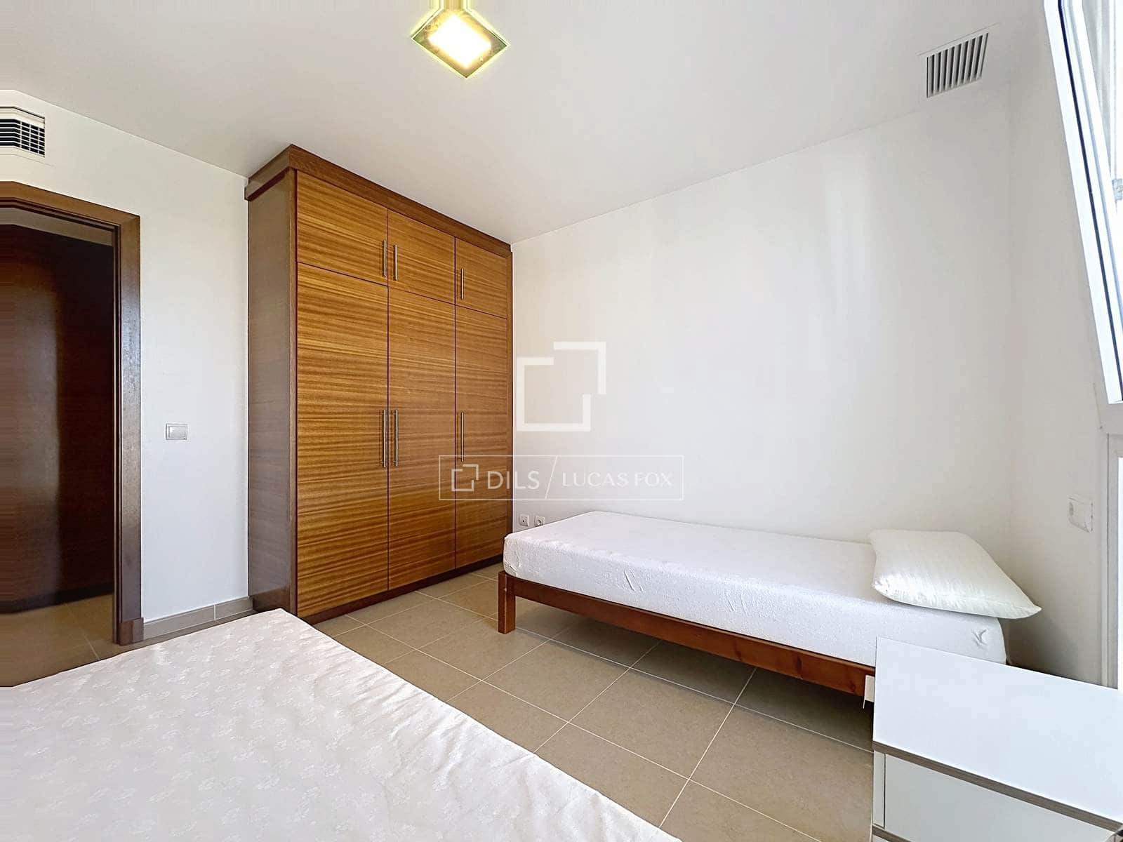 3 bedroom Apartment for rent in Ciutadella de Menorca - € 1,600 (Ref: 10081750)