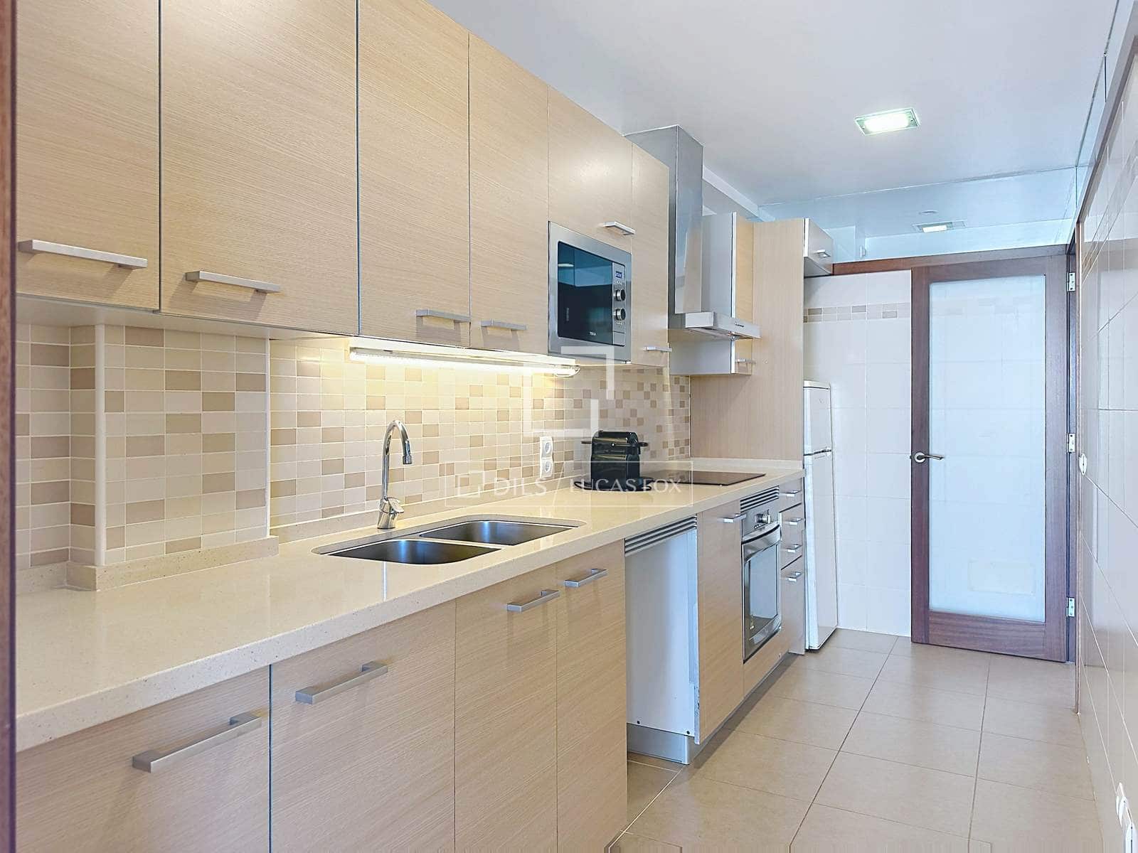 3 bedroom Apartment for rent in Ciutadella de Menorca - € 1,600 (Ref: 10081750)