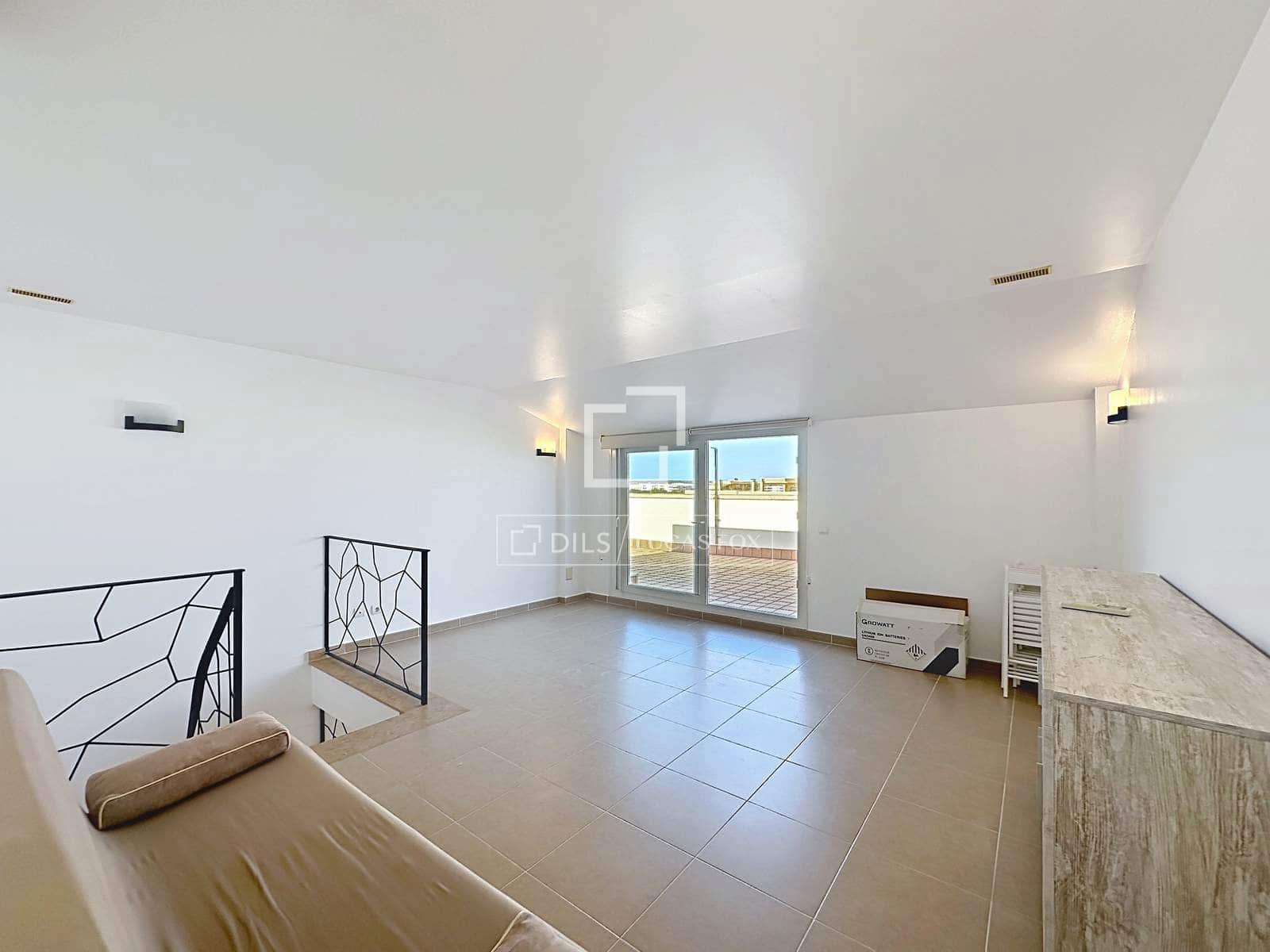 3 bedroom Apartment for rent in Ciutadella de Menorca - € 1,600 (Ref: 10081750)