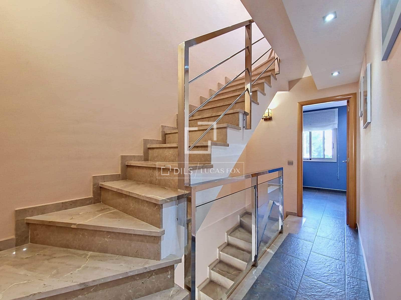 3 bedroom Villa for sale in Cubelles with garage - € 450,000 (Ref: 10082178)