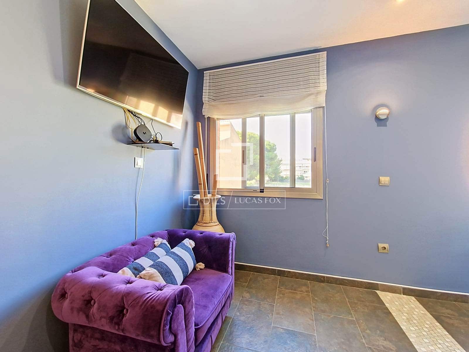 3 bedroom Villa for sale in Cubelles with garage - € 450,000 (Ref: 10082178)