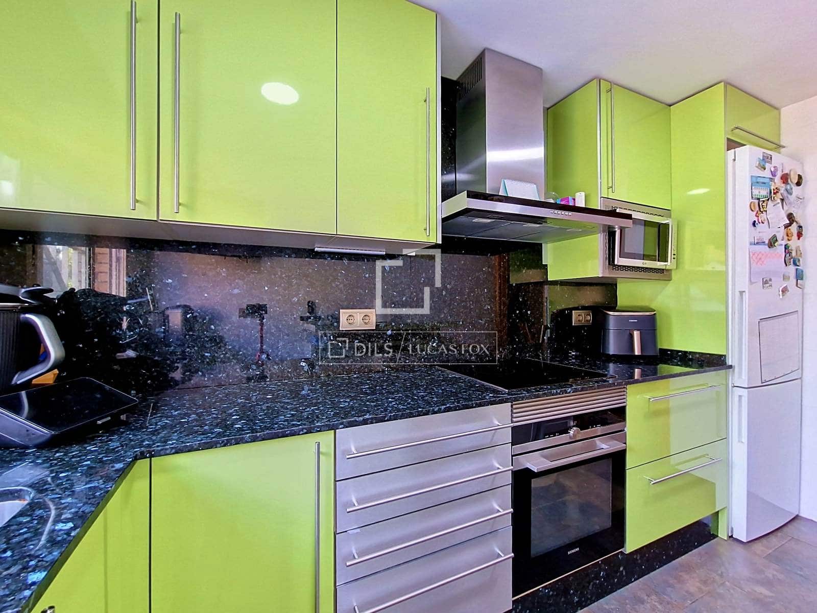 3 bedroom Villa for sale in Cubelles with garage - € 450,000 (Ref: 10082178)