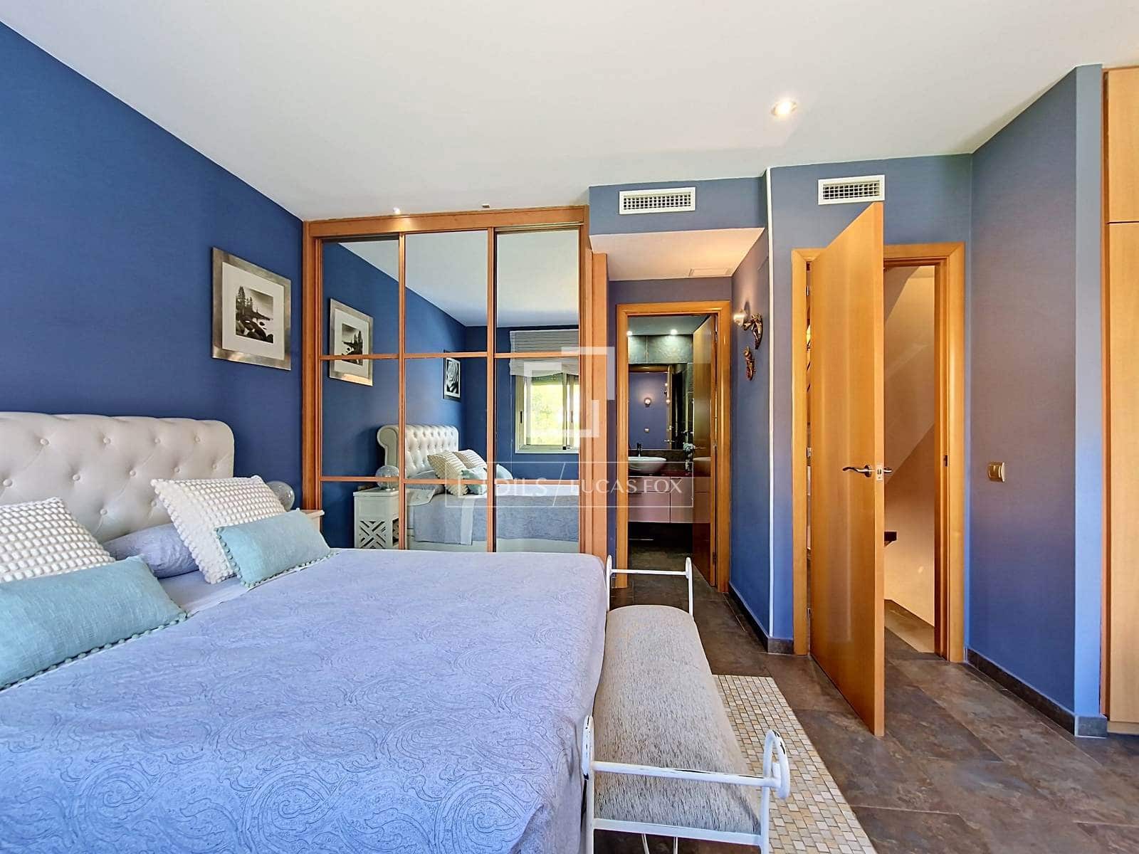 3 bedroom Villa for sale in Cubelles with garage - € 450,000 (Ref: 10082178)