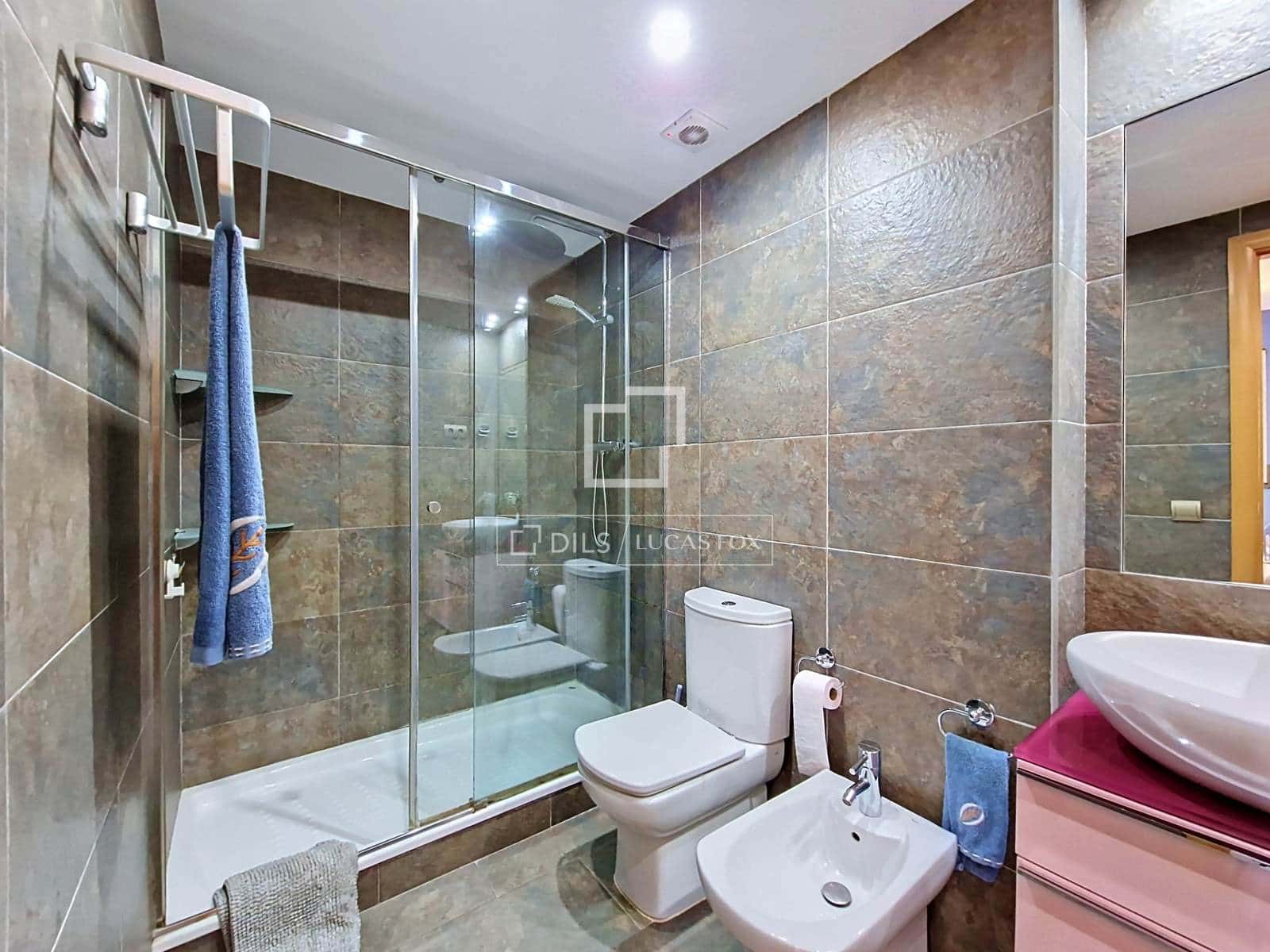 3 bedroom Villa for sale in Cubelles with garage - € 450,000 (Ref: 10082178)