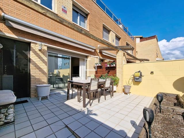 3 bedroom Villa for sale in Cubelles with garage - € 450,000 (Ref: 10082178)