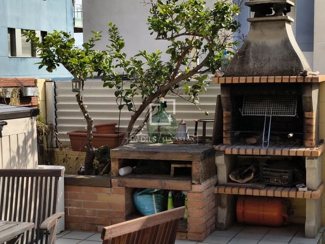 3 bedroom Villa for sale in Cubelles with garage - € 450,000 (Ref: 10082178)