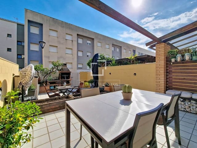 3 bedroom Villa for sale in Cubelles with garage - € 450,000 (Ref: 10082178)