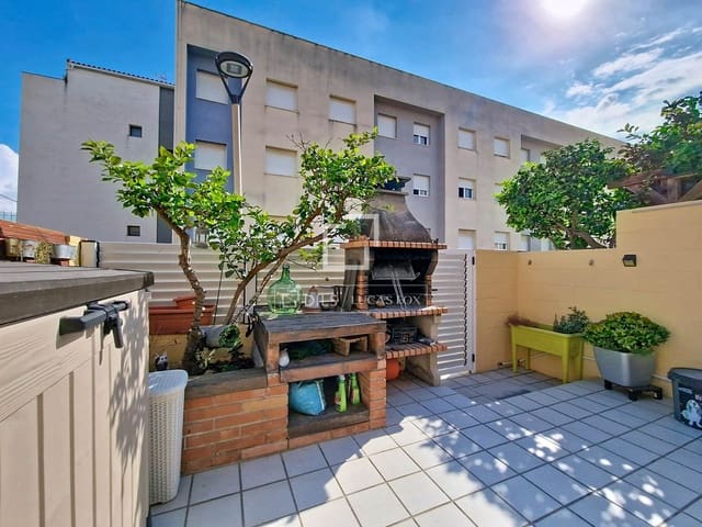 3 bedroom Villa for sale in Cubelles with garage - € 450,000 (Ref: 10082178)