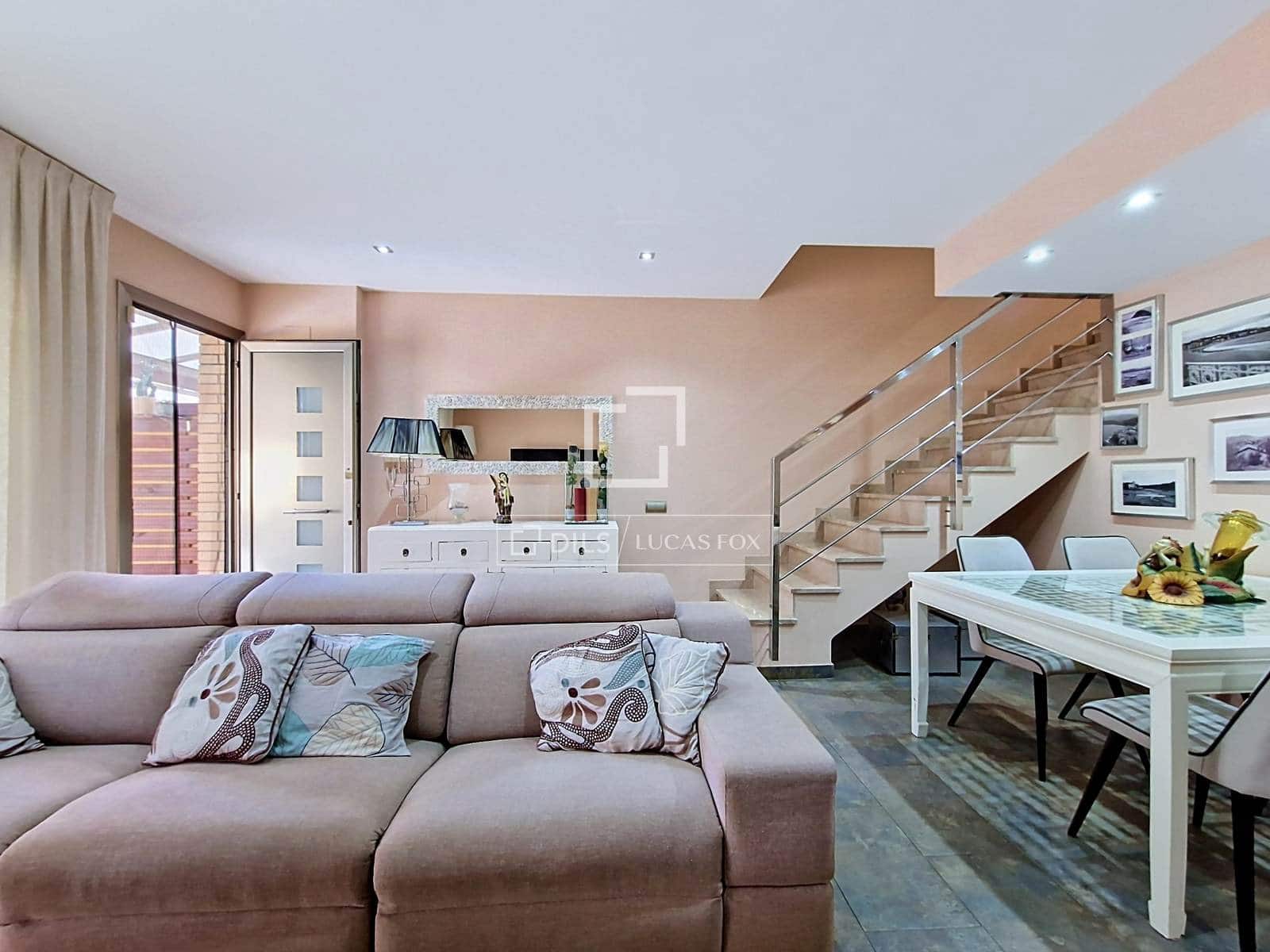 3 bedroom Villa for sale in Cubelles with garage - € 450,000 (Ref: 10082178)