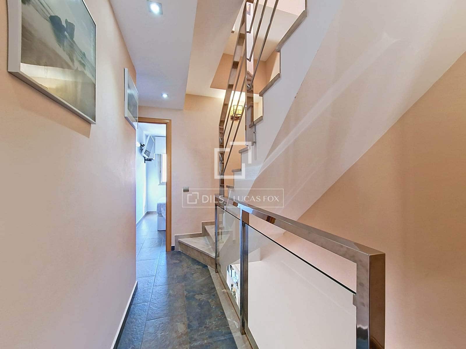 3 bedroom Villa for sale in Cubelles with garage - € 450,000 (Ref: 10082178)