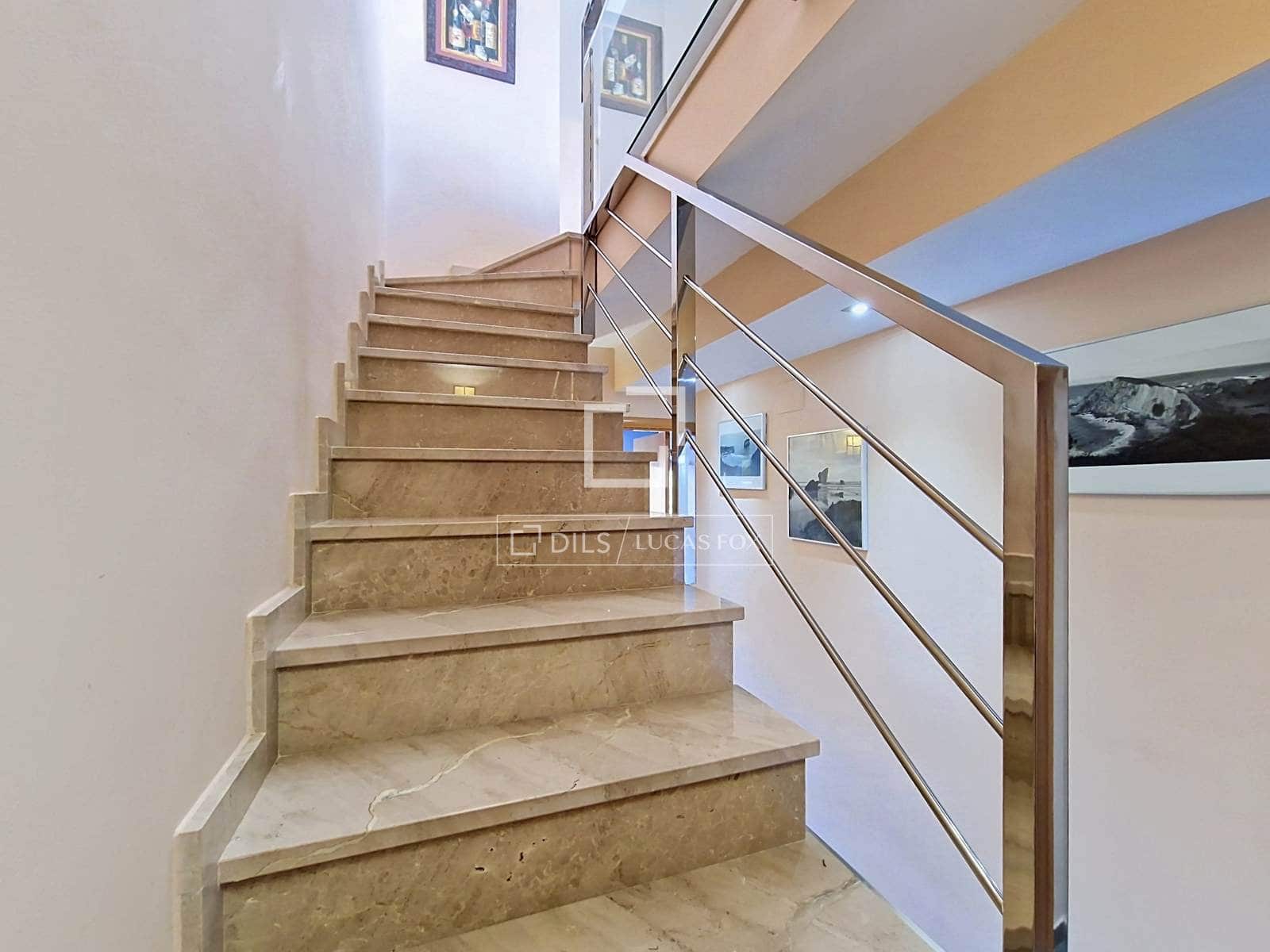 3 bedroom Villa for sale in Cubelles with garage - € 450,000 (Ref: 10082178)