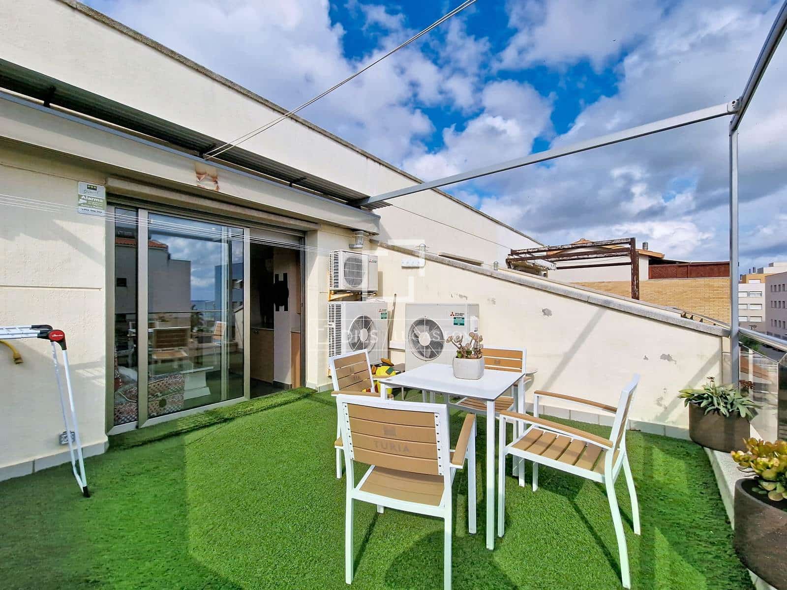 3 bedroom Villa for sale in Cubelles with garage - € 450,000 (Ref: 10082178)