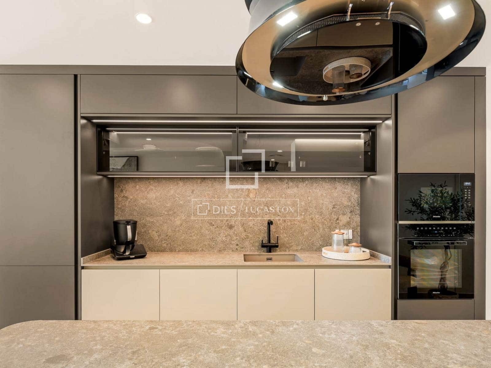 3 soveværelse Penthouse til salg i Estepona med swimmingpool garage - € 2.695.000 (Ref: 10082179)