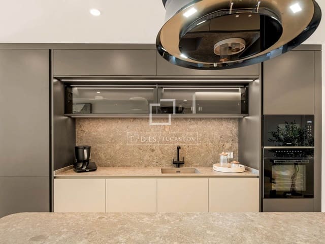 3 soverom Penthouse til salgs i Estepona med svømmebasseng garasje - € 2 695 000 (Ref: 10082179)