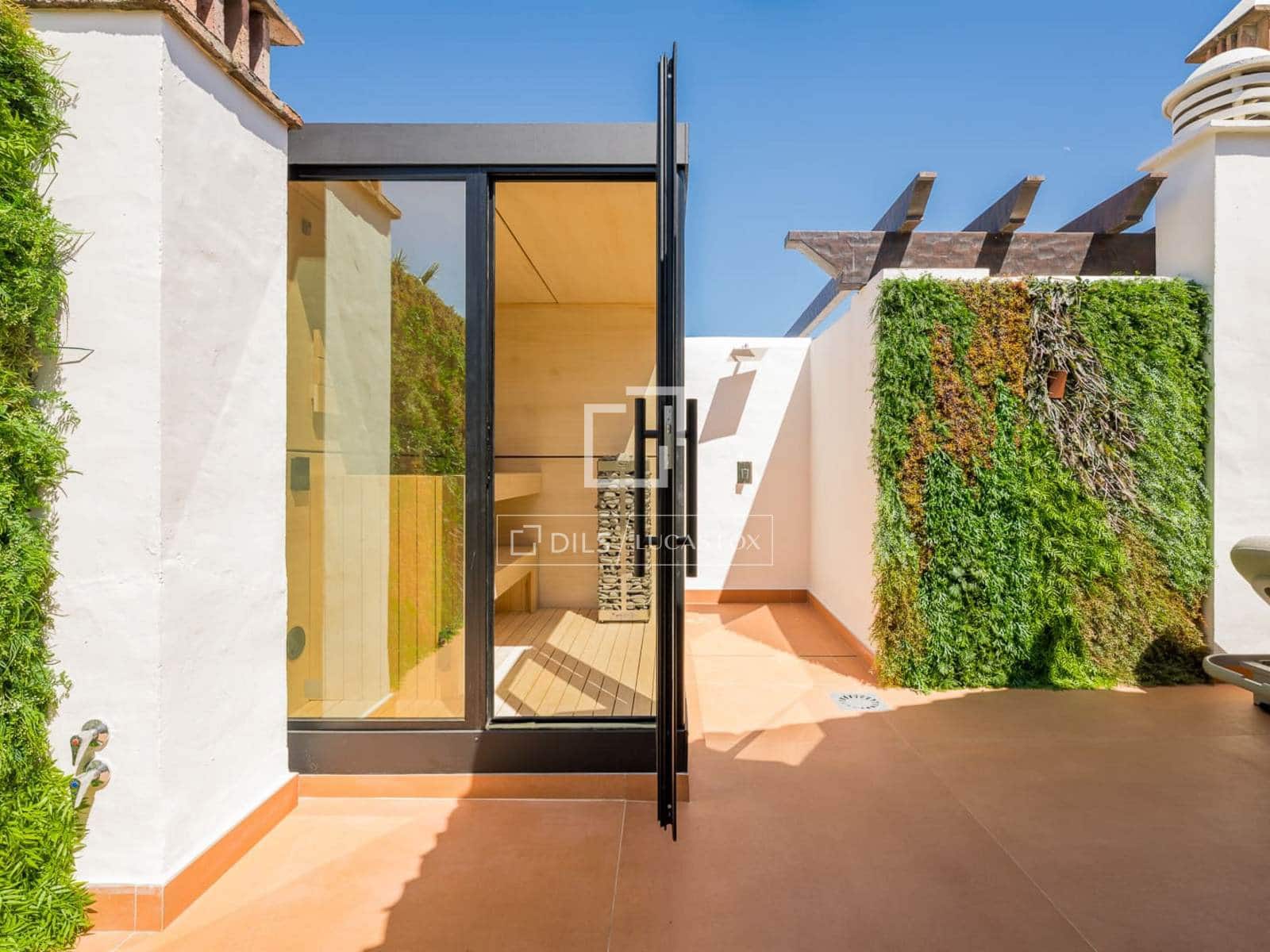 3 soveværelse Penthouse til salg i Estepona med swimmingpool garage - € 2.695.000 (Ref: 10082179)