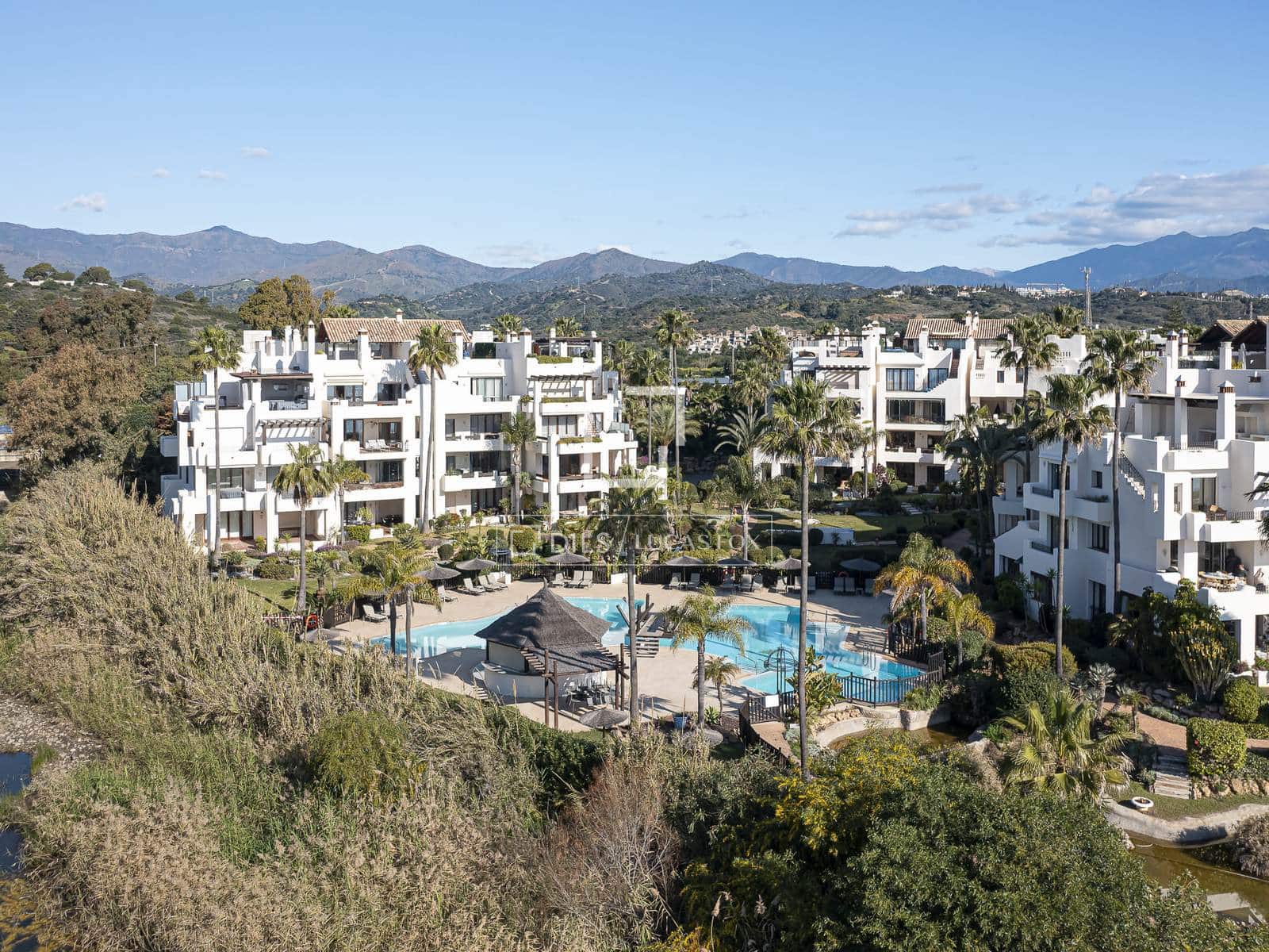 3 soveværelse Penthouse til salg i Estepona med swimmingpool garage - € 2.695.000 (Ref: 10082179)