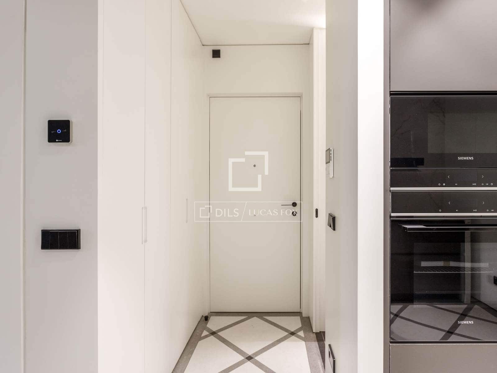 3 quarto Apartamento para arrendar em Madrid cidade com piscina - 8 500 € (Ref: 10086731)