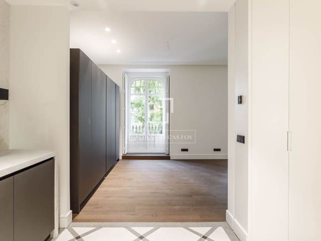 3 quarto Apartamento para arrendar em Lista, Madrid cidade com piscina - 8 500 € (Ref: 10086731)