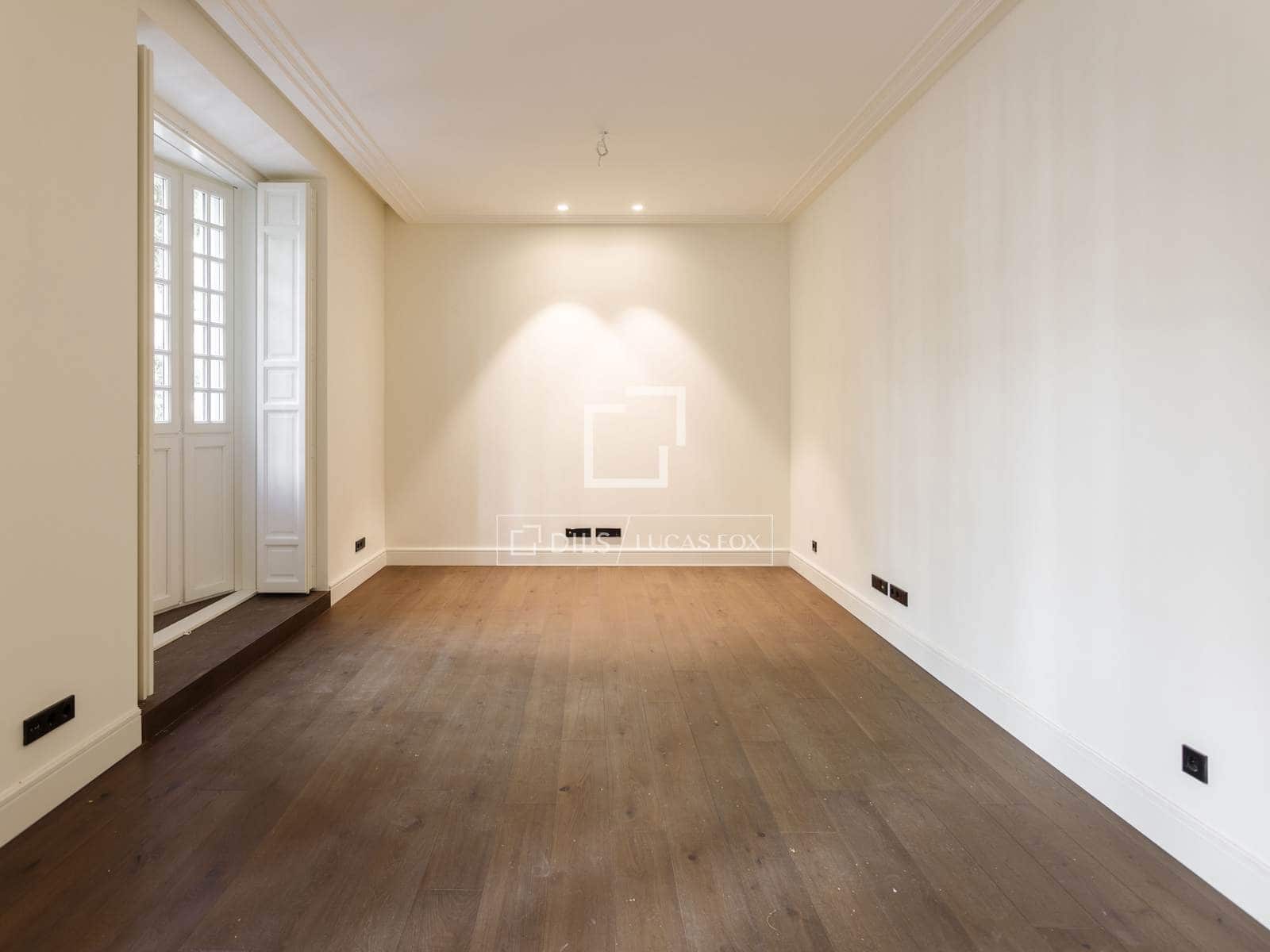3 quarto Apartamento para arrendar em Madrid cidade com piscina - 8 500 € (Ref: 10086731)